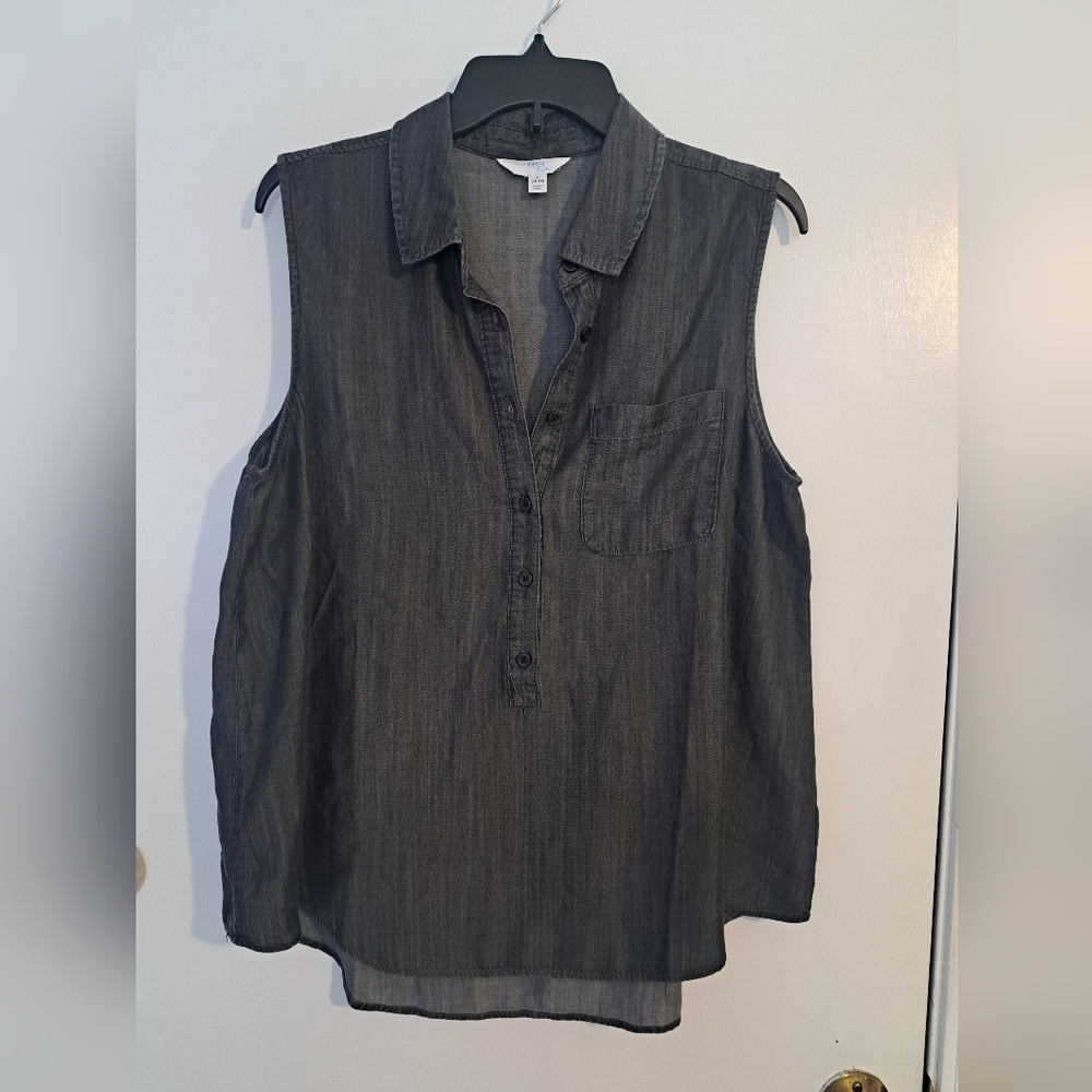 Women's time and true Henley collared tank size large